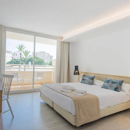 Globales Cala Bona Hotel 4*